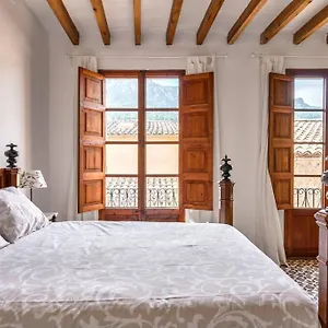 https://hermosa-villa-tradicional-centrica-con-piscina-y-parquing.allmallorcahotels.com